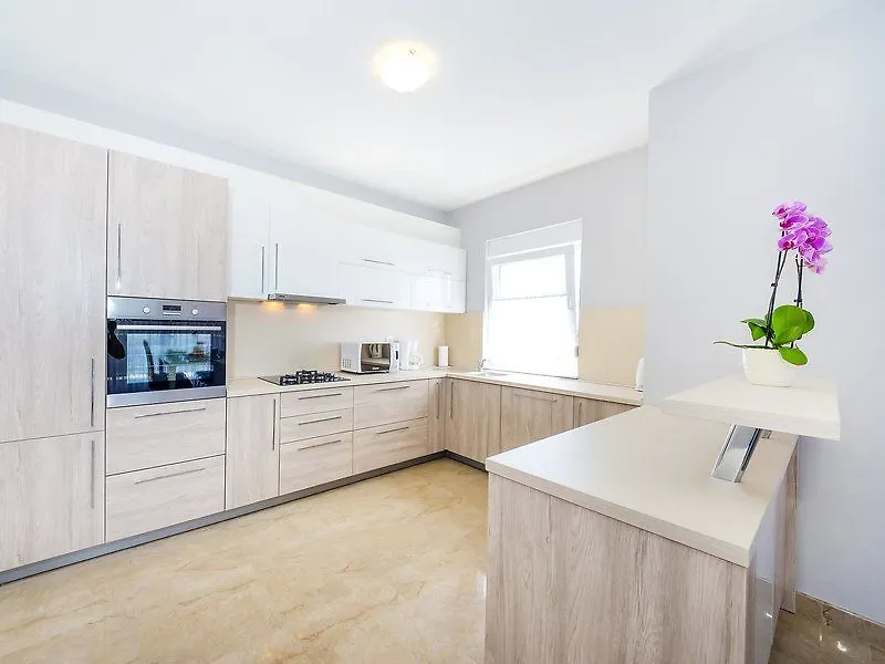 Brkic - Three Bedroom زادار فندق