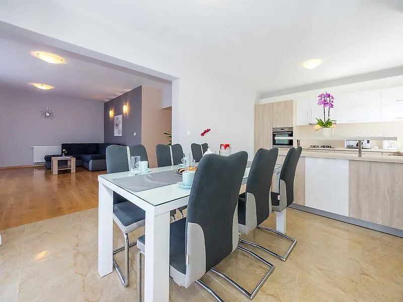 Brkic - Three Bedroom Novalja 0*, Zadar
