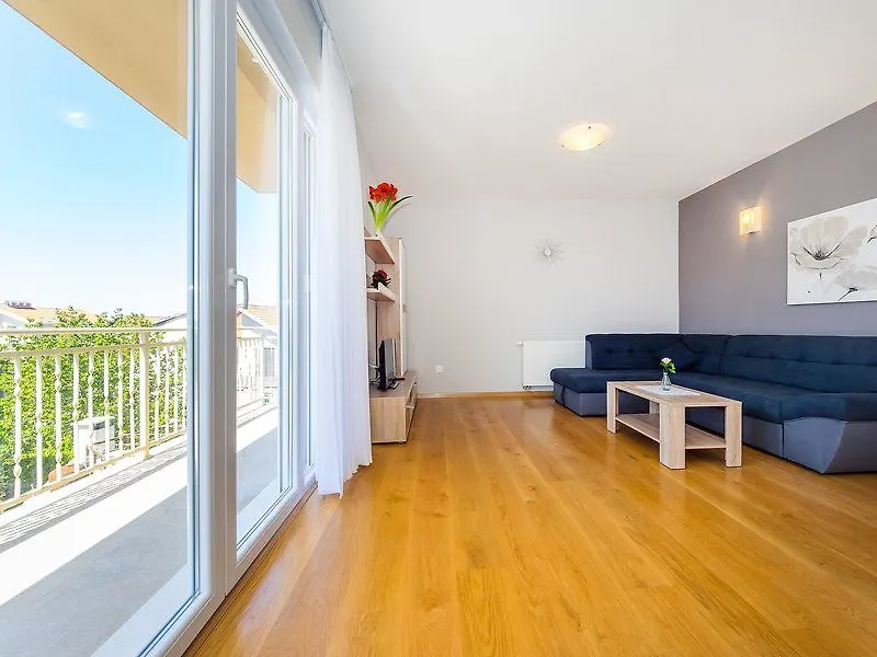 Brkic - Three Bedroom Novalja Zadar